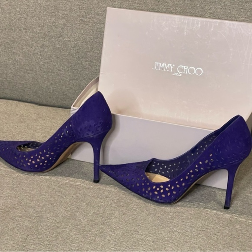 Gorgeous lavender suede Jimmy Choo heels - Picture 5 of 6